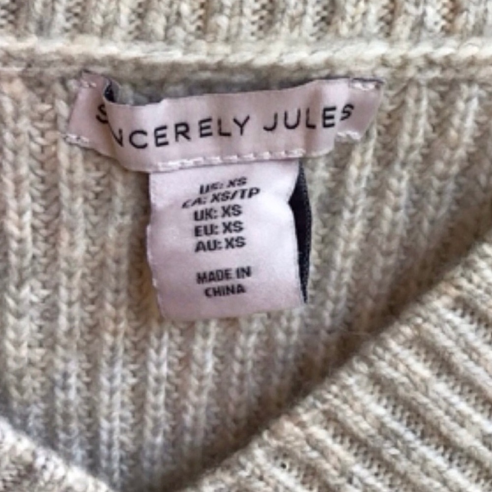 Sincerely Jules V-Neck Cable Knit Crop Vest (NWT) (Size: XS) - Picture 7 of 10